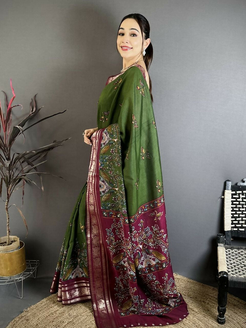 Prime Volt Premium Viscose Silk Kalamkari Saree with Peacock Zari Border & Bandhani Blouse-Green | Grocsy