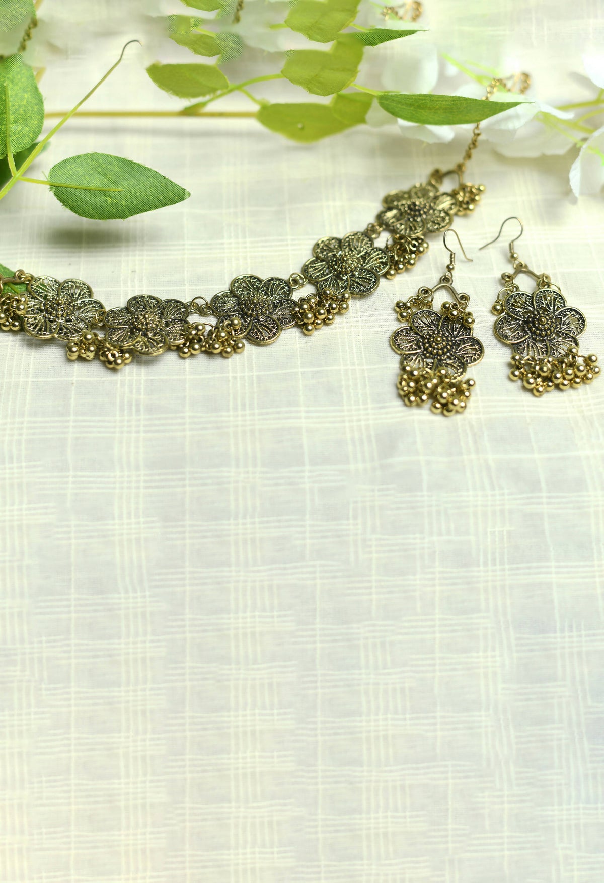 Mominos Fashion Johar Kamal Golden-Plated Brass Finish Floral Desgin Choker For Women | Grocsy