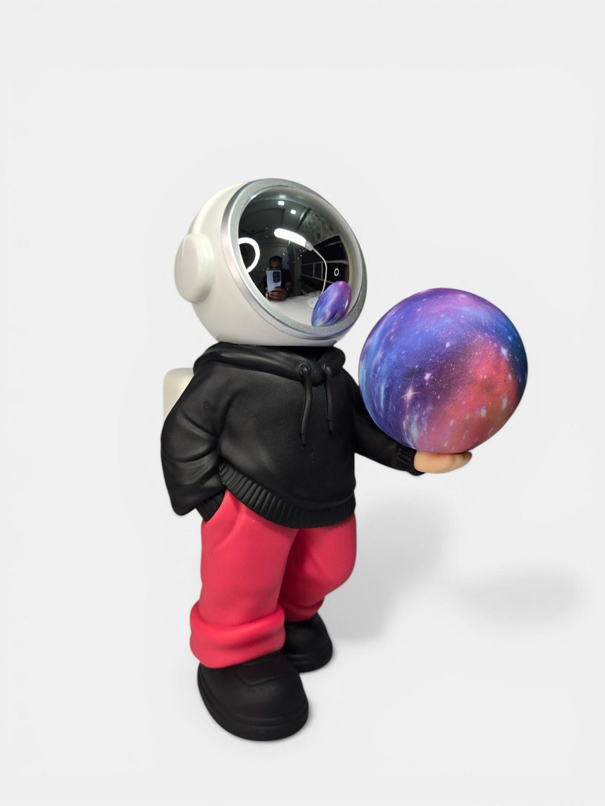 Sun Mun Decors Atronaut Bluetooth Speaker | Grocsy