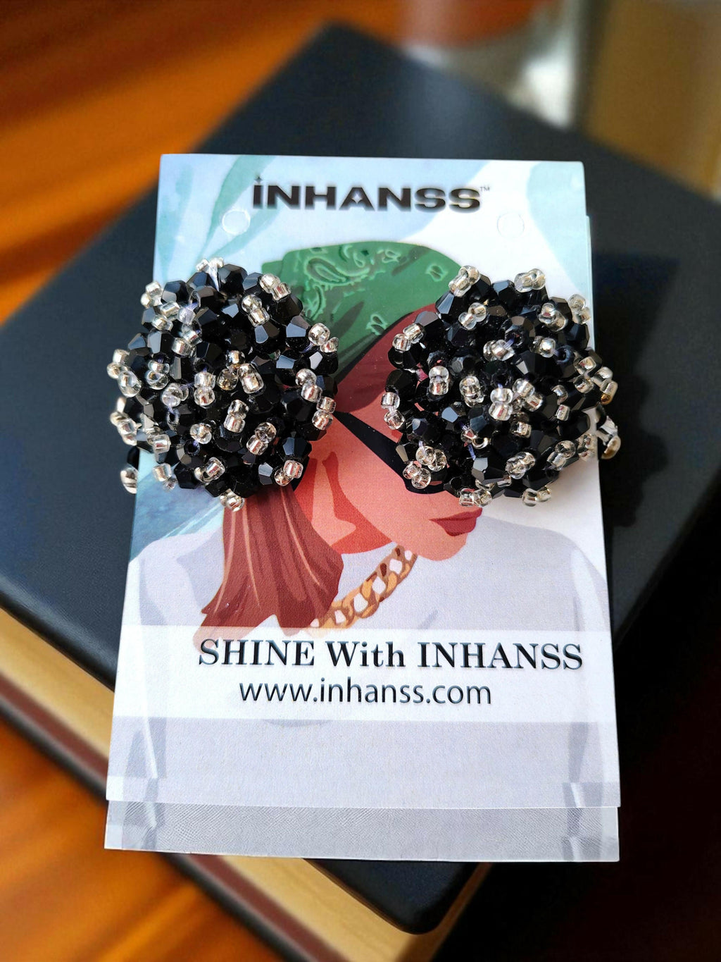 Inhanns Premium Everyday Studs - Black & White | Grocsy