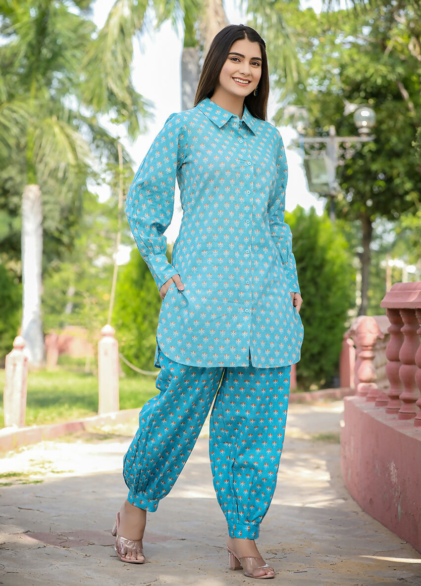 Kaajh Women's Sky Blue Printed Cotton Kurta Pant Set | Grocsy