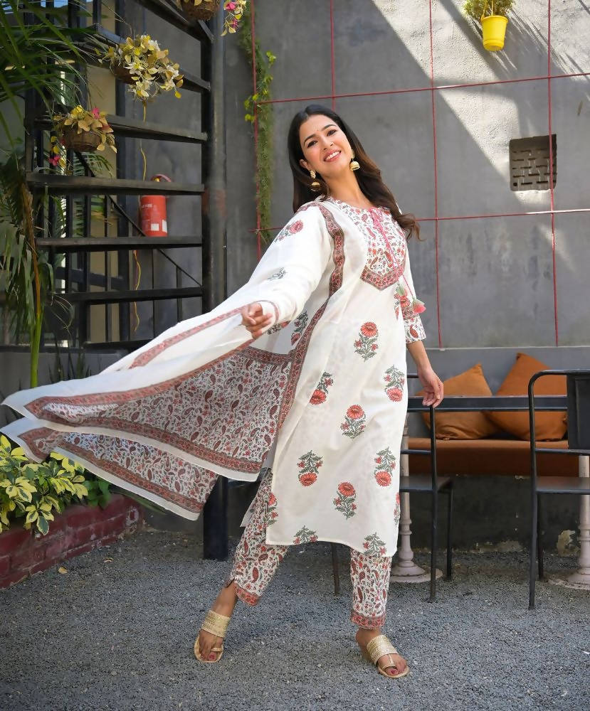 Yufta Women White Floral Printed Regular Pure Cotton Kurta with Trouser & With Dupatta | Grocsy