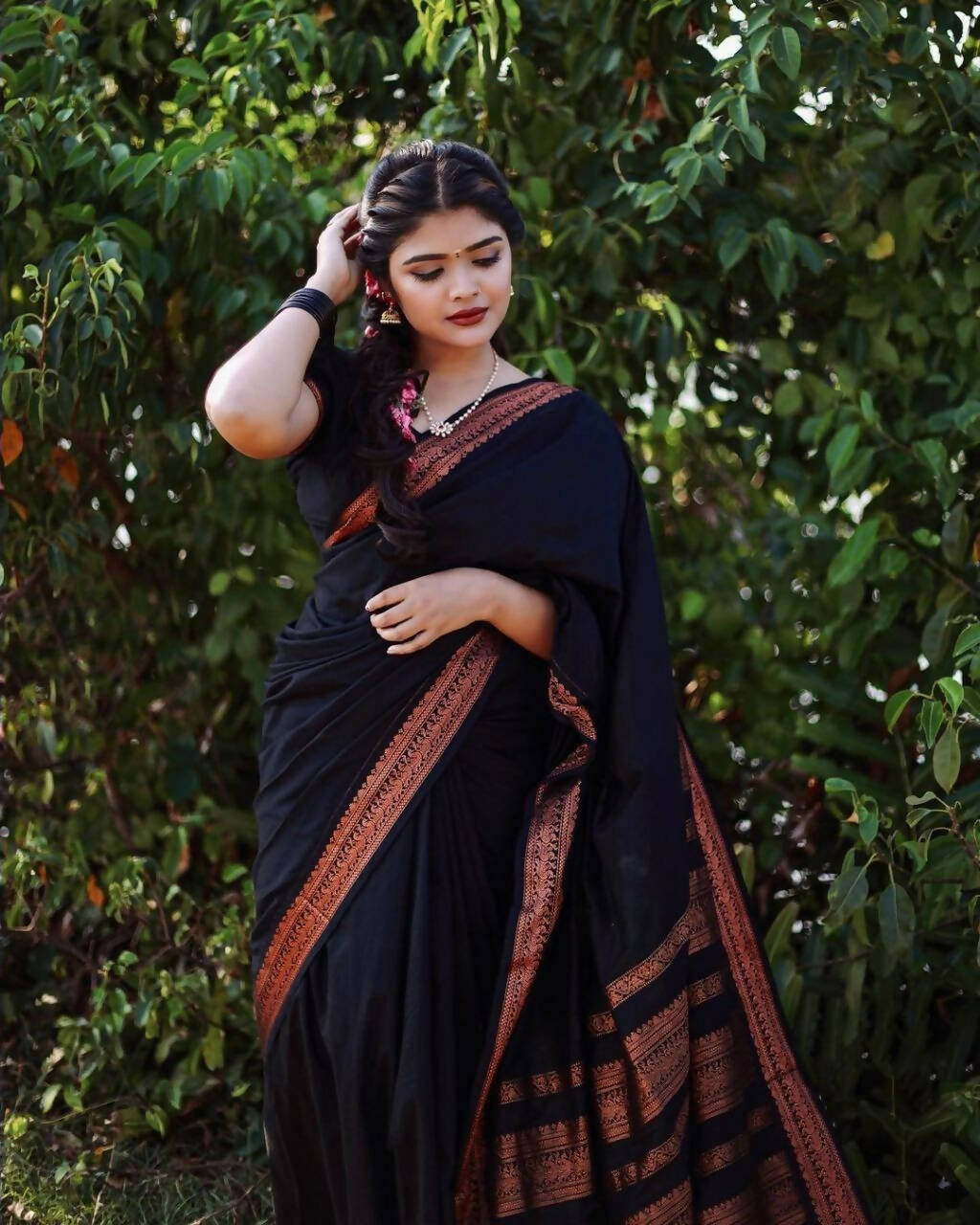 DEIANA'S Beautiful Designer Golden zari Soft Lichi Silk Saree - Black | Grocsy