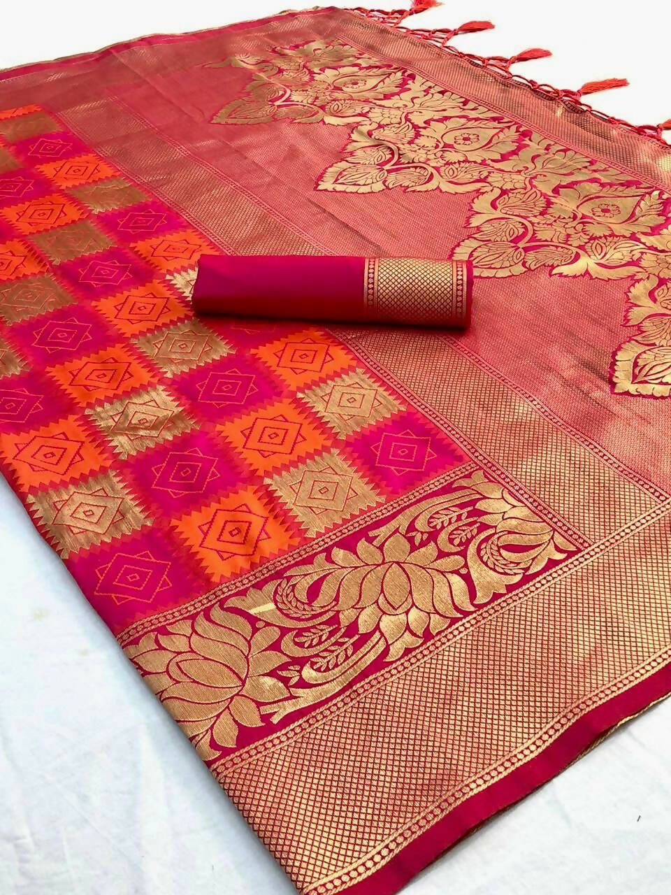 DEIANA'S Beautiful Designer Golden zari Soft Lichi Silk Saree - Red | Grocsy