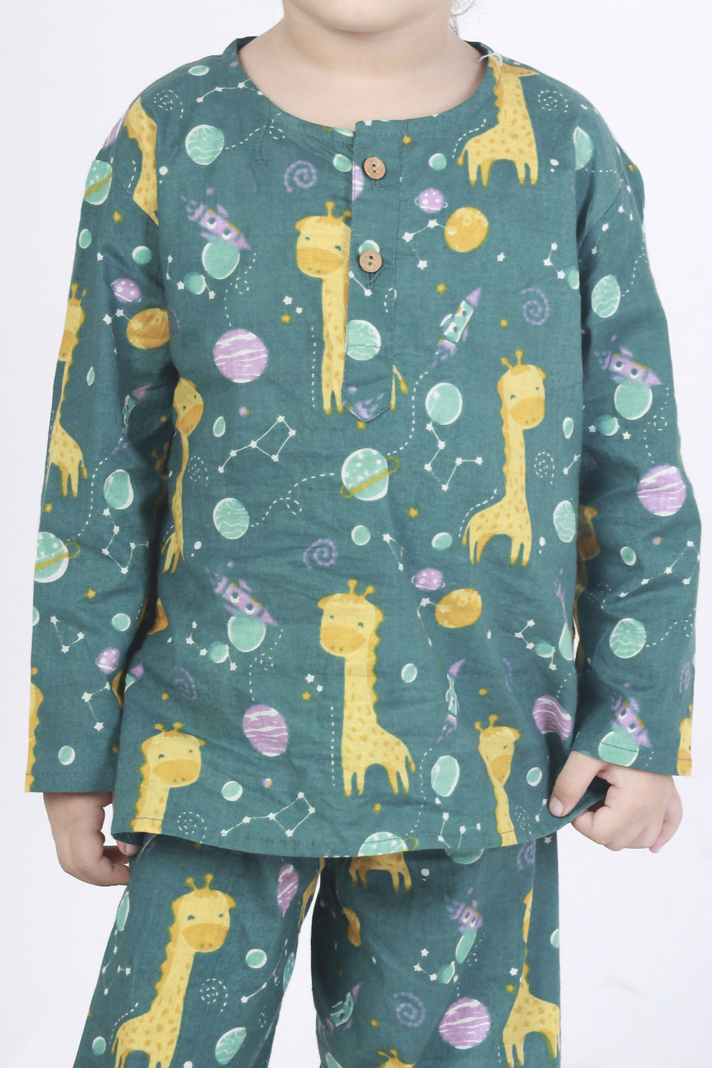 Breathables Green Giraffe Print Cotton Nightsuit Set For Kids | Grocsy