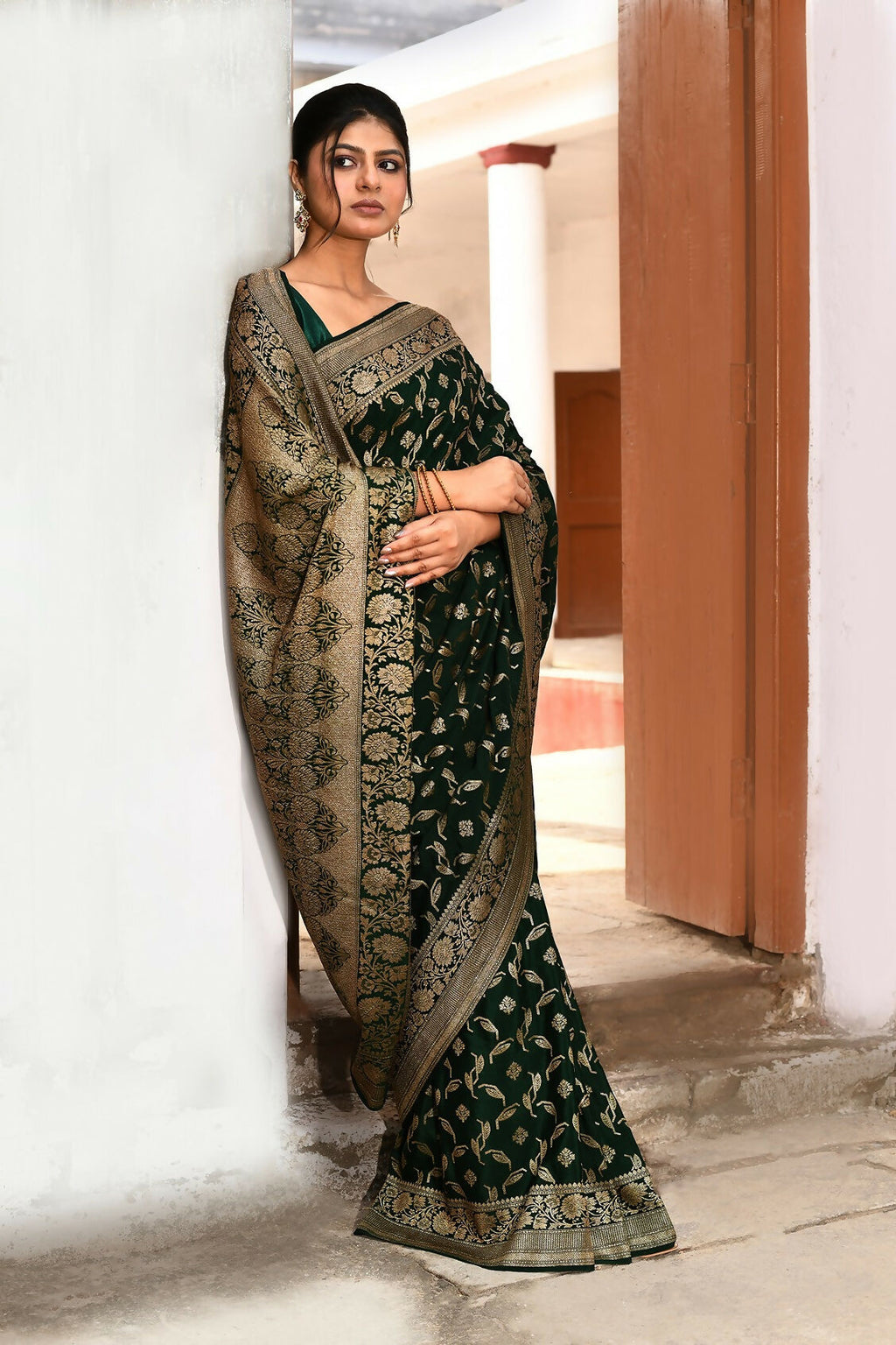 Joban Fashion Emerald Green Crepe Chiffon Pure Handloom Banarasi Silk Saree | Grocsy