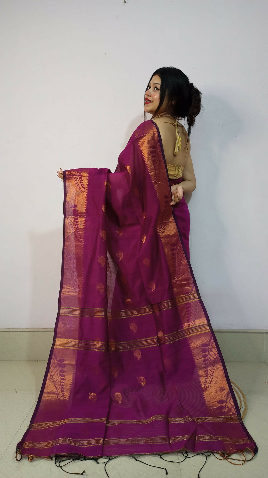 Exclusive Collection Beautiful Magenta Cotton Silk Woven Handloom Saree With Running Blouse Piece | Grocsy