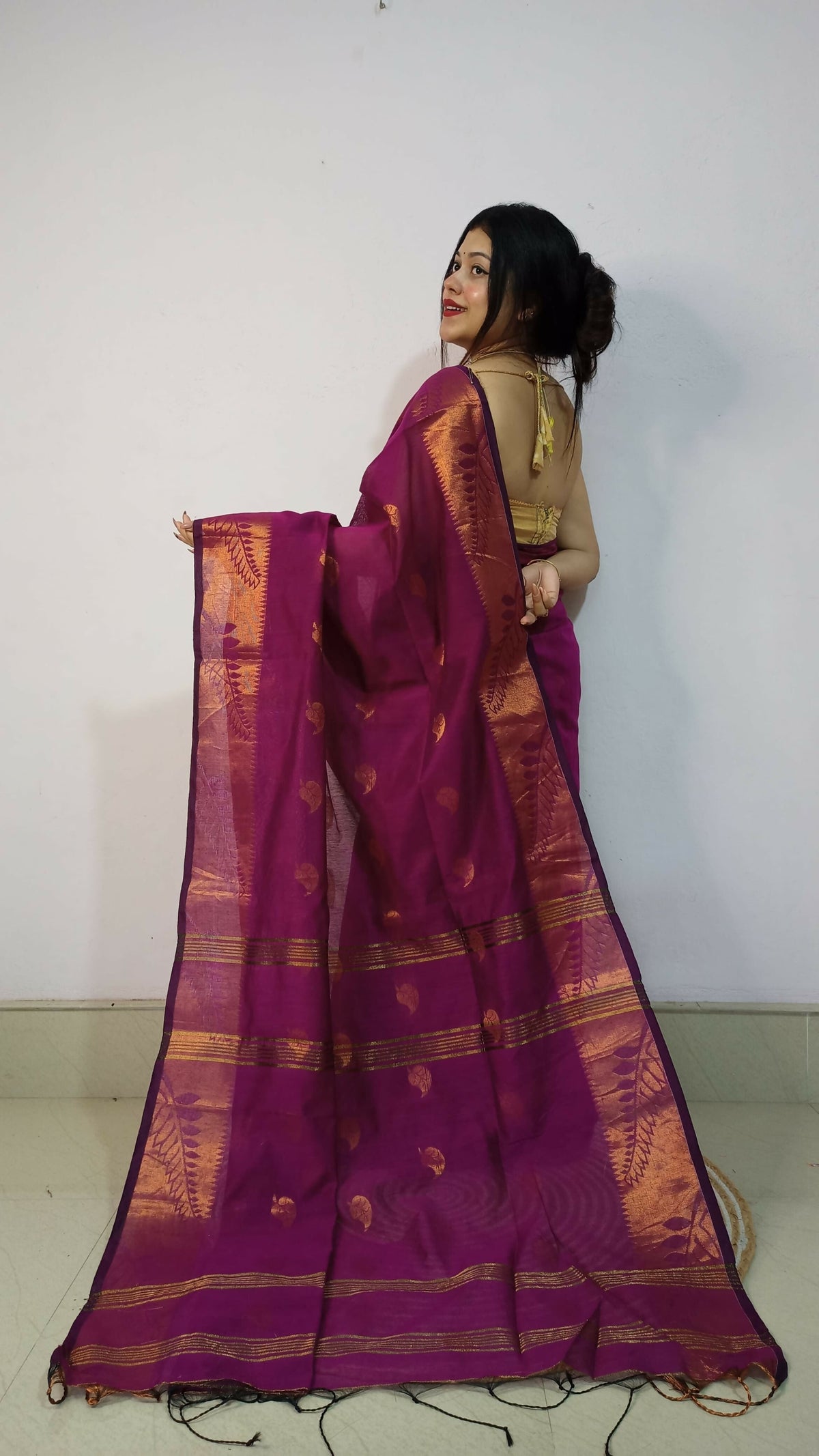 Exclusive Collection Beautiful Magenta Cotton Silk Woven Handloom Saree With Running Blouse Piece | Grocsy
