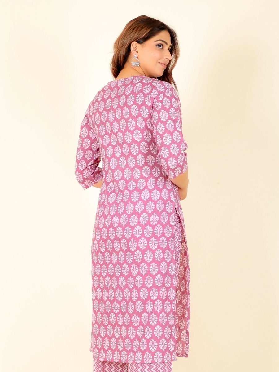 Aramya Pink Soft Cotton Floral Panelled Kurta for Women | Grocsy