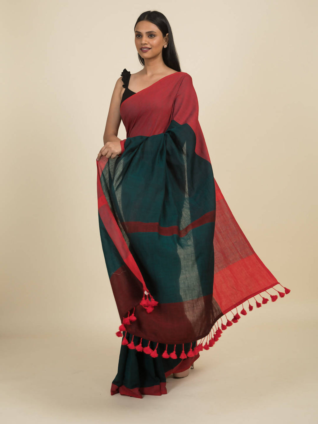 Suta Green Red Colourblocked Pure Cotton Saree | Grocsy