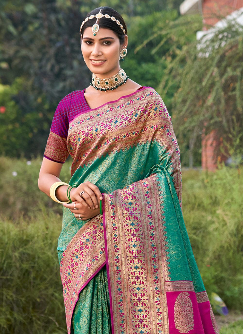 Anaita Rama Banarasi Saree With Blouse Piece | Grocsy