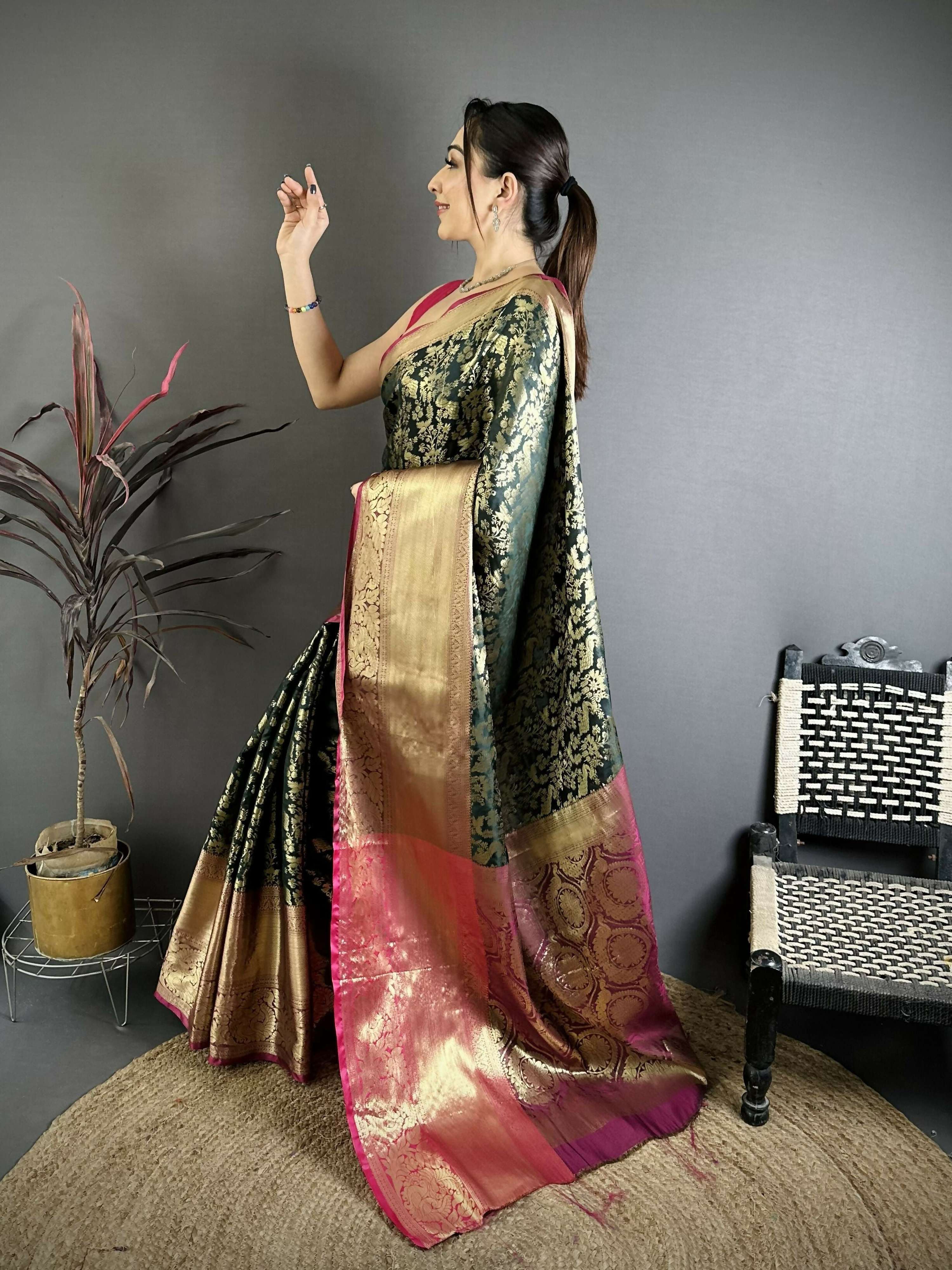 Prime Volt Pure Handloom Kanjivaram Katan Silk Saree with Antique Zari & Contrast Pallu-Green | Grocsy