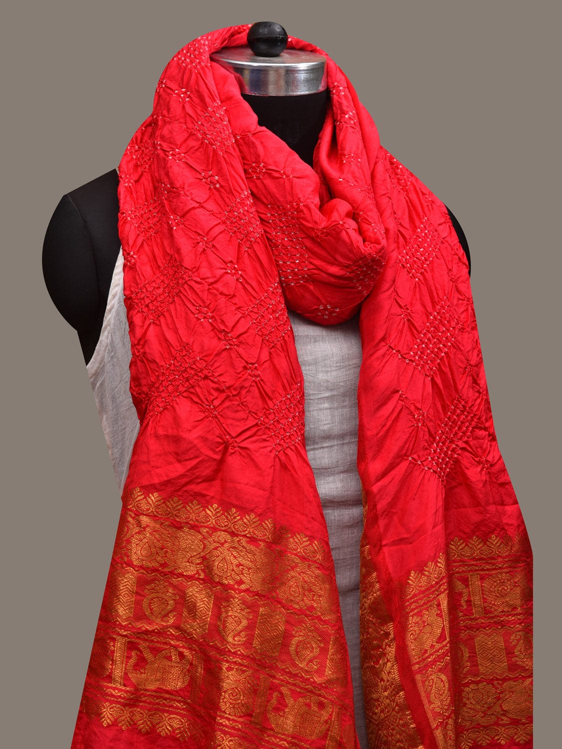 Red Bandhani Kanchipuram Silk Handloom Dupatta with Border Design - Global Threads | Grocsy