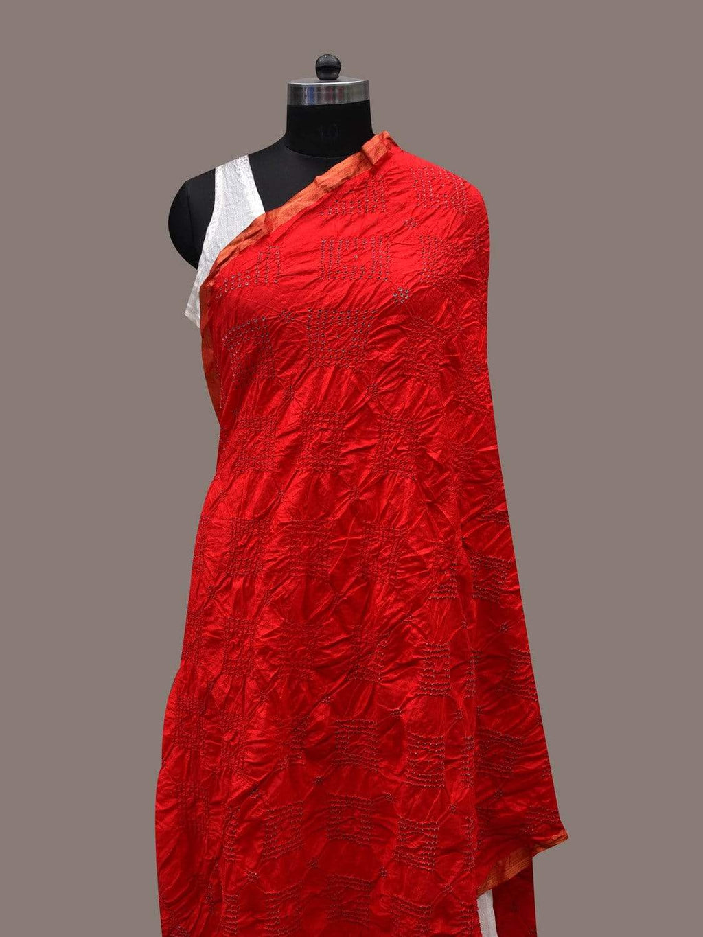 Red Bandhani Silk Handloom Dupatta with Geometric Design - Global Threads | Grocsy