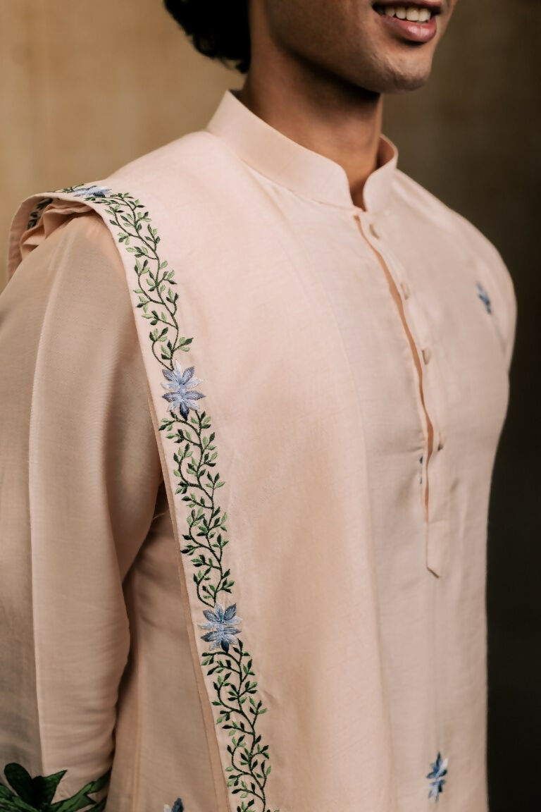Falling Raw Silk Peach Gajavana Kurta Set By Hilo Design | Grocsy
