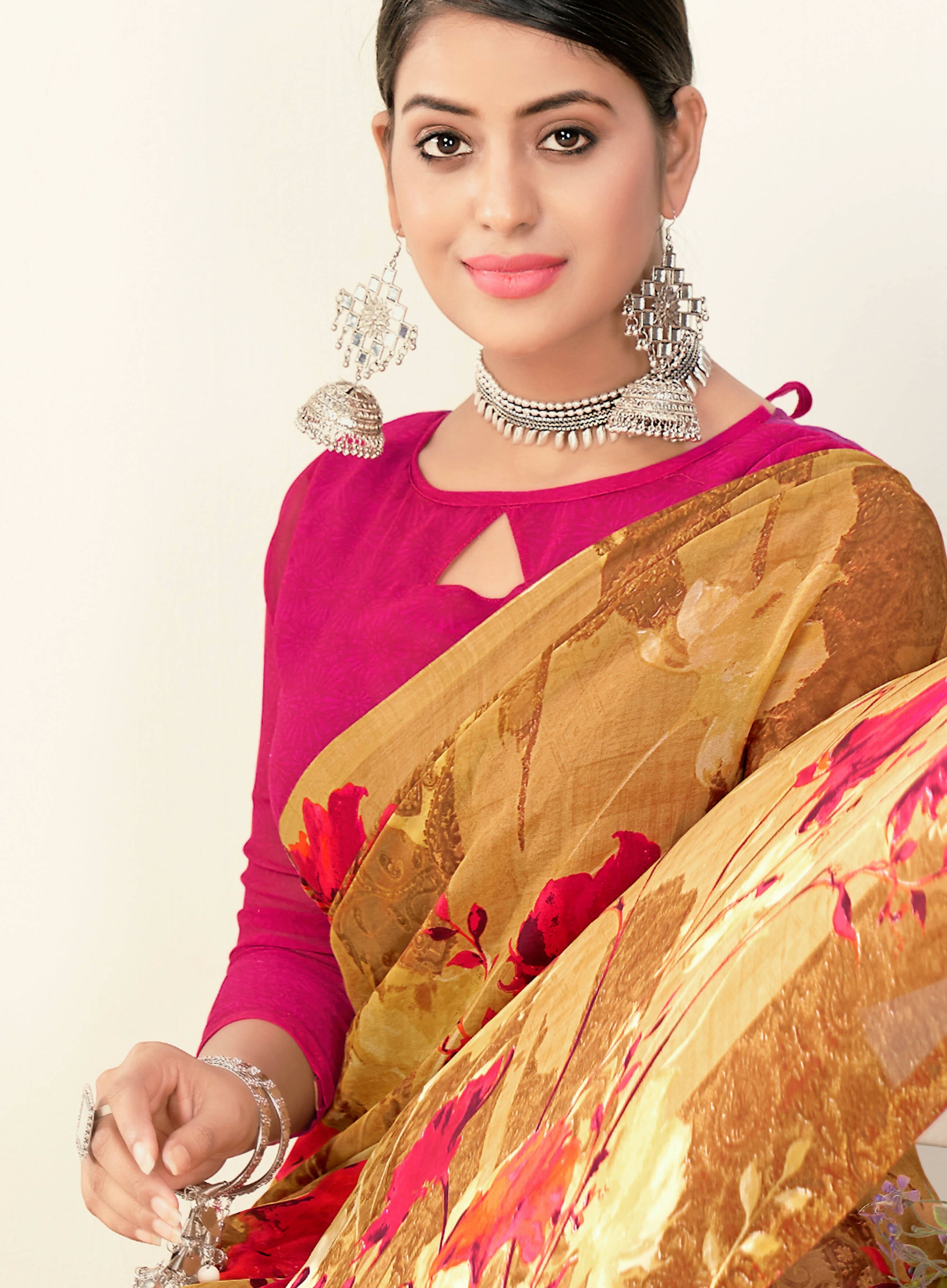Brown Georgette Floral Printed Saree With Unstitched Blouse Piece - Jyoti | Grocsy