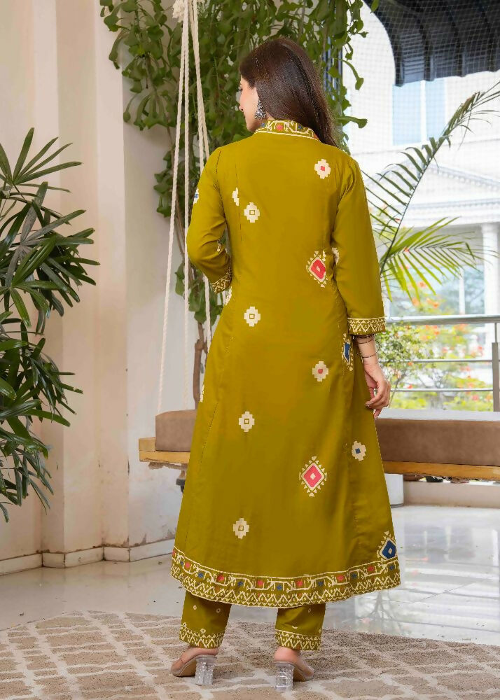 Jaimini Women Cotton Printed V-Neck 3/4 Sleeves Calf Length Flared Kurta Pant And Dupatta Set | Grocsy