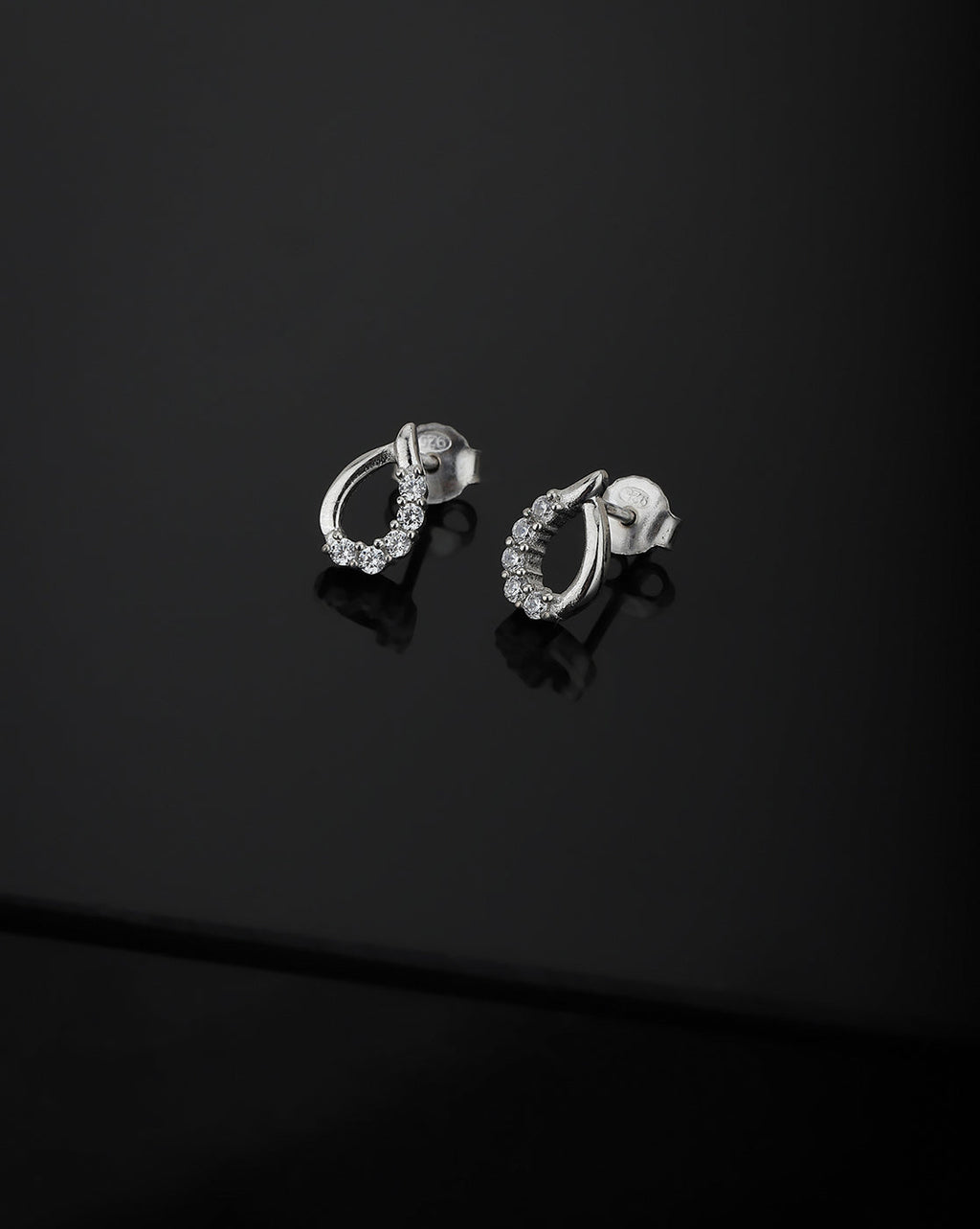 Silver Toned With Pearl & Cz Studded Studs Earring - Wahe Jewels - Swadesiicart