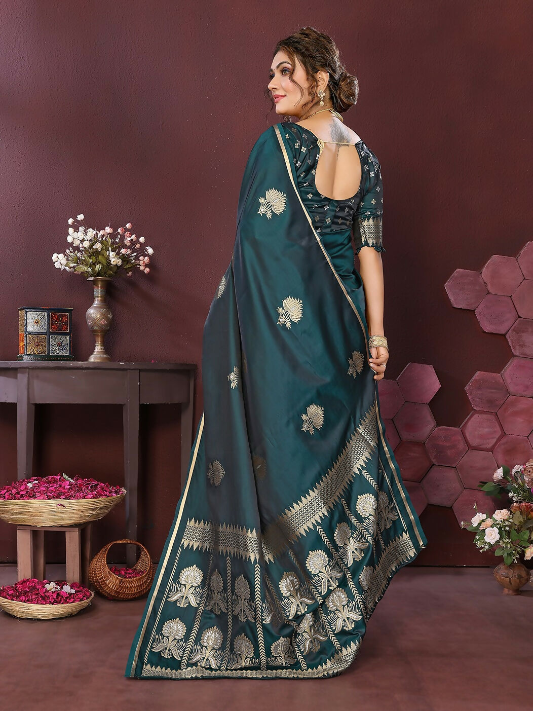 Joban Fashion Emerald green Floral Motifs Banarasi Silk Sarees | Grocsy