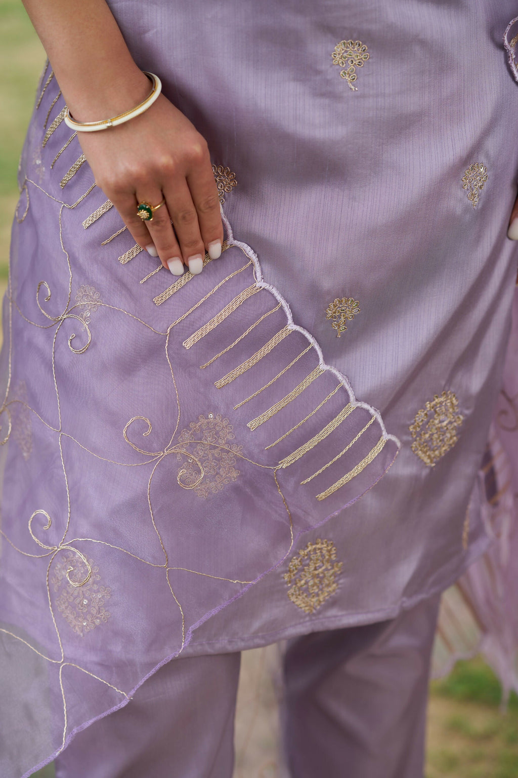 Vellora Lavender Silk Blend Ethnic Salwar Suit with Fine Embroidery | Grocsy