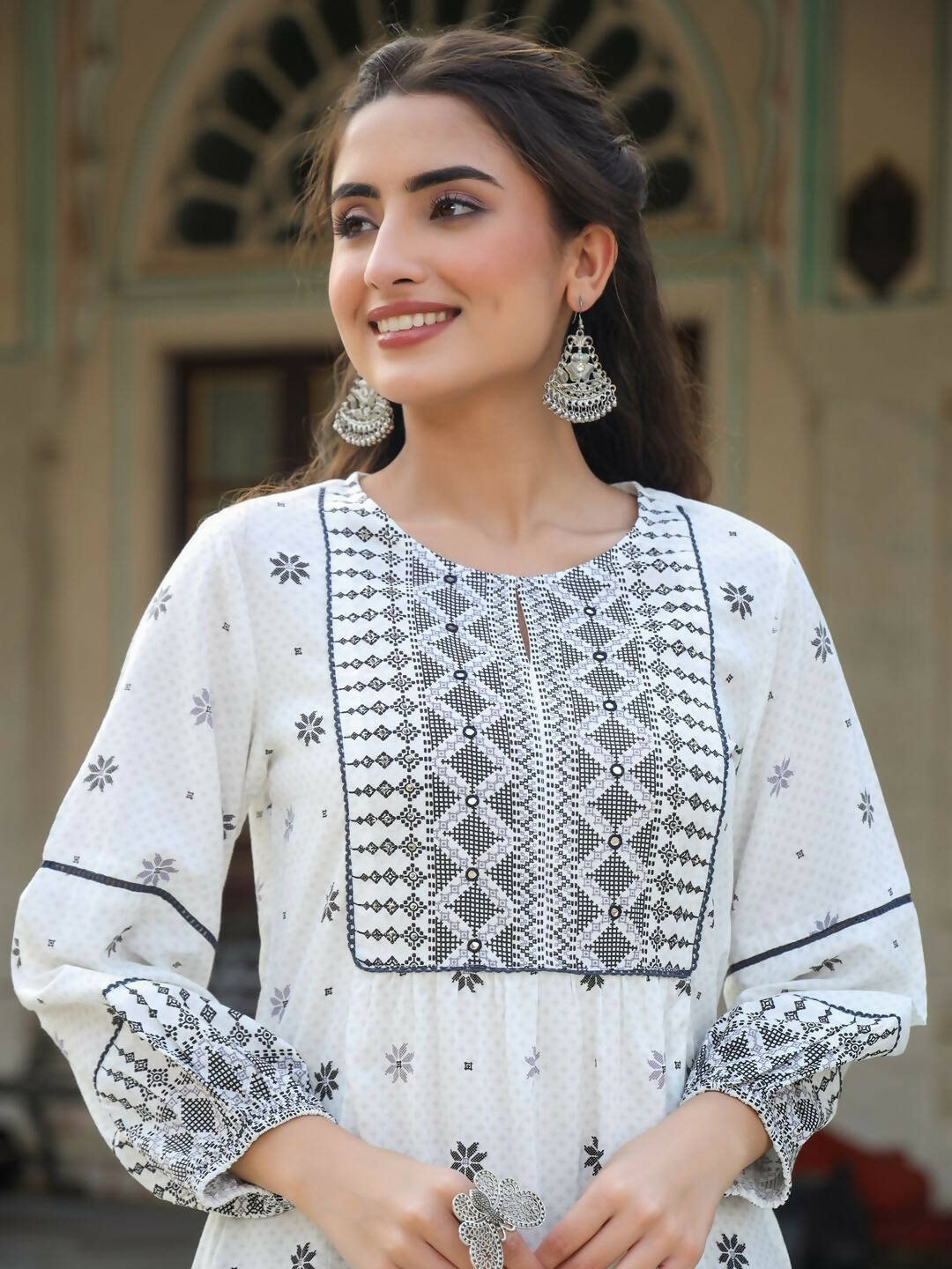 Juniper Women's White Rayon Staple Printed Straight Clothing Set | Grocsy