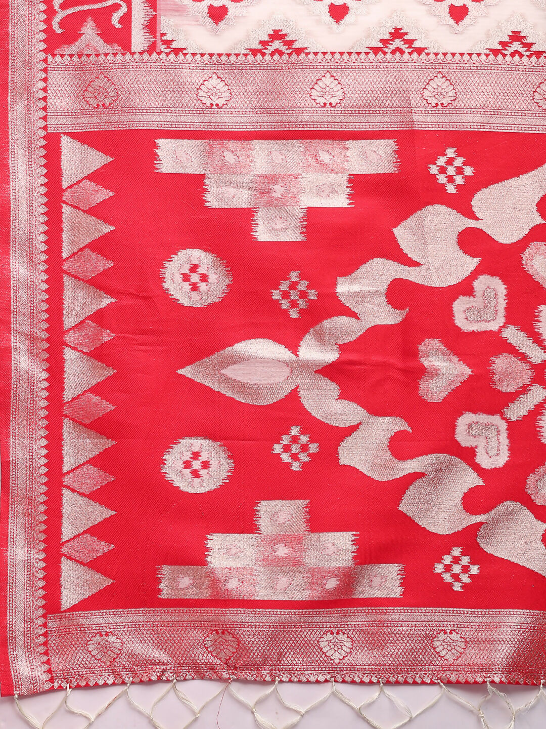 Shree Shyam Fashion Devistuti Red White Linen Cotton Saree | Grocsy