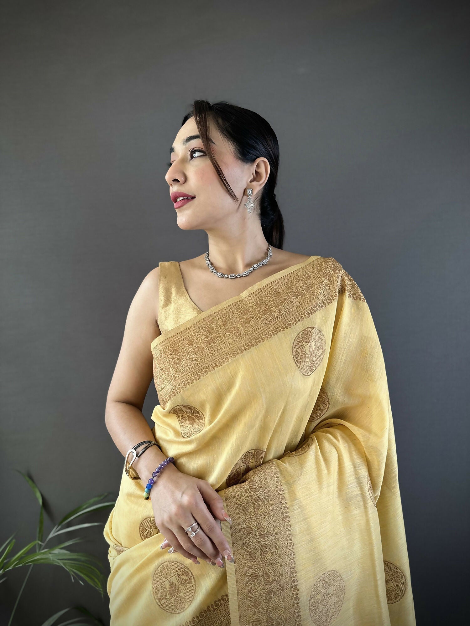 Joban Fashion Yellow Floral & Paisley Linen Silk Banarasi Saree | Grocsy