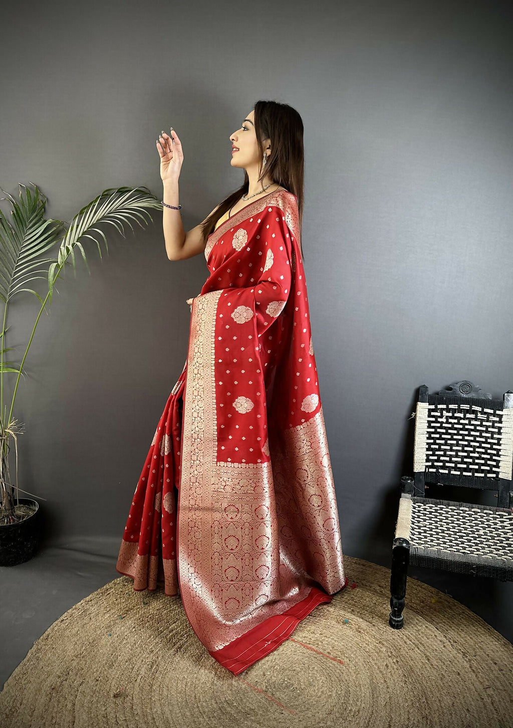 Joban Fashion Red Floral Jacquard Woven Design Cotton Silk Banarasi Silk Saree | Grocsy