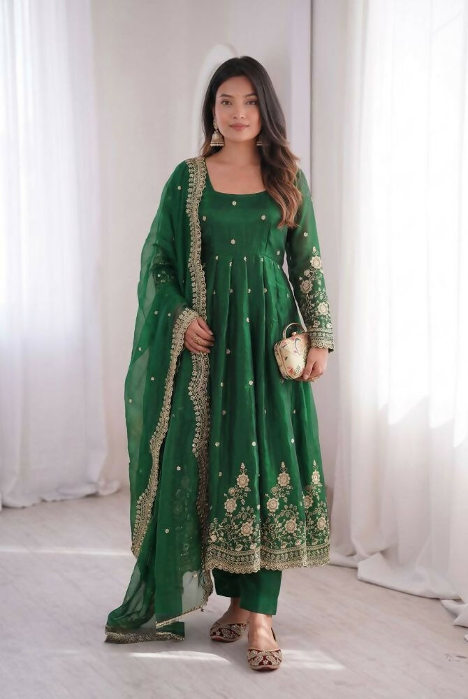 Teeya Creation Womens New Latest Trendy Elegant Green Embroidered Anarkali Suit Set with Scalloped Dupatta | Grocsy