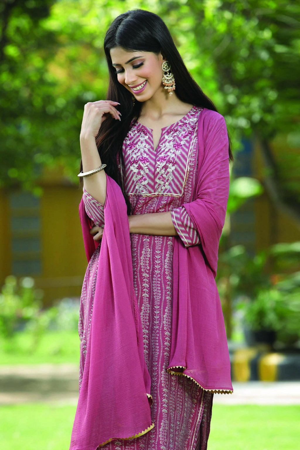 Juniper Onion Pink Ethnic Motif Printed Muslin with Zari Embroidery Kurta Pants & Chiffon Dupatta Set. | Grocsy
