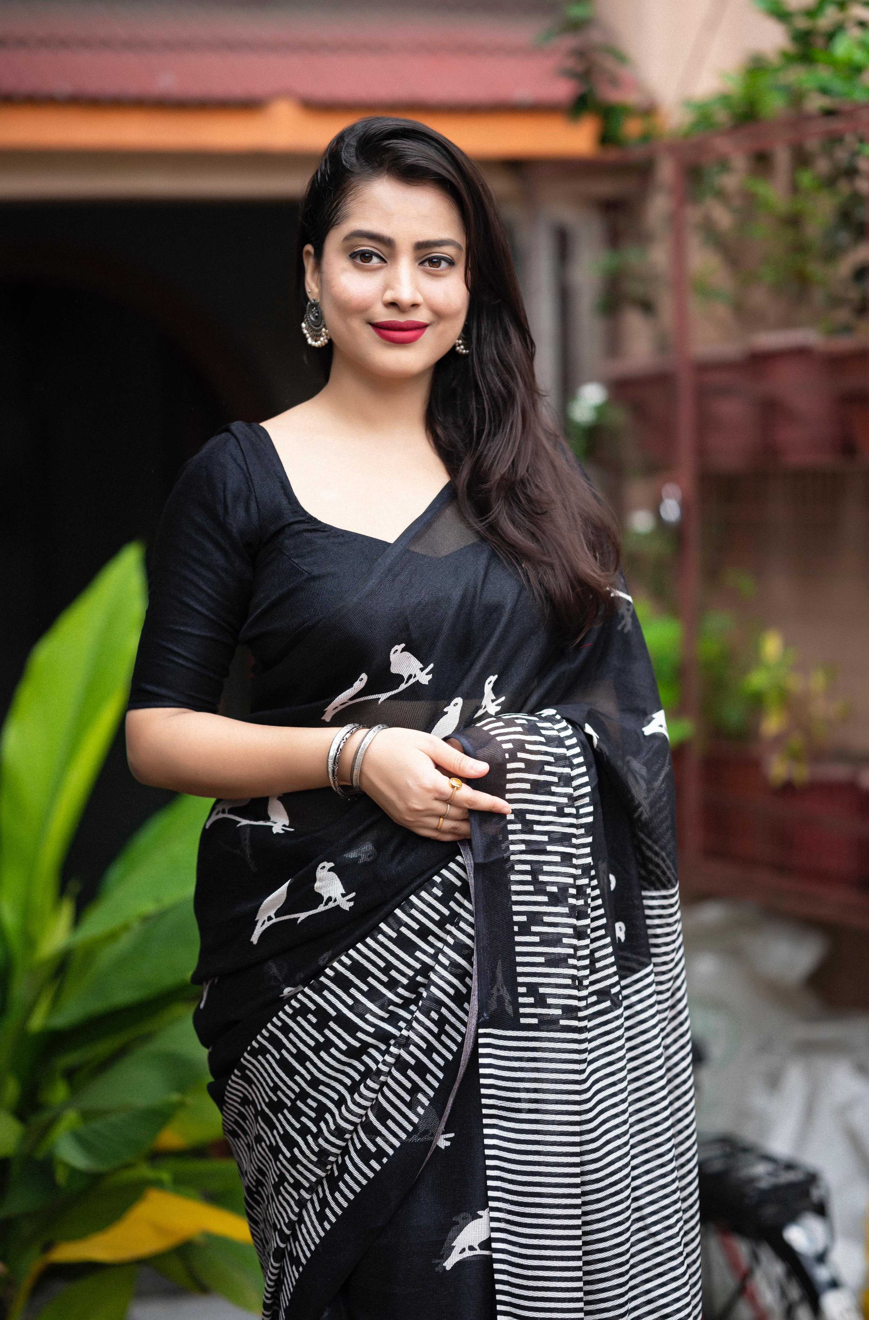 Black Silk Blend Ethnic Motifs Saree with Unstitched Blouse - Hiral Fashion | Grocsy