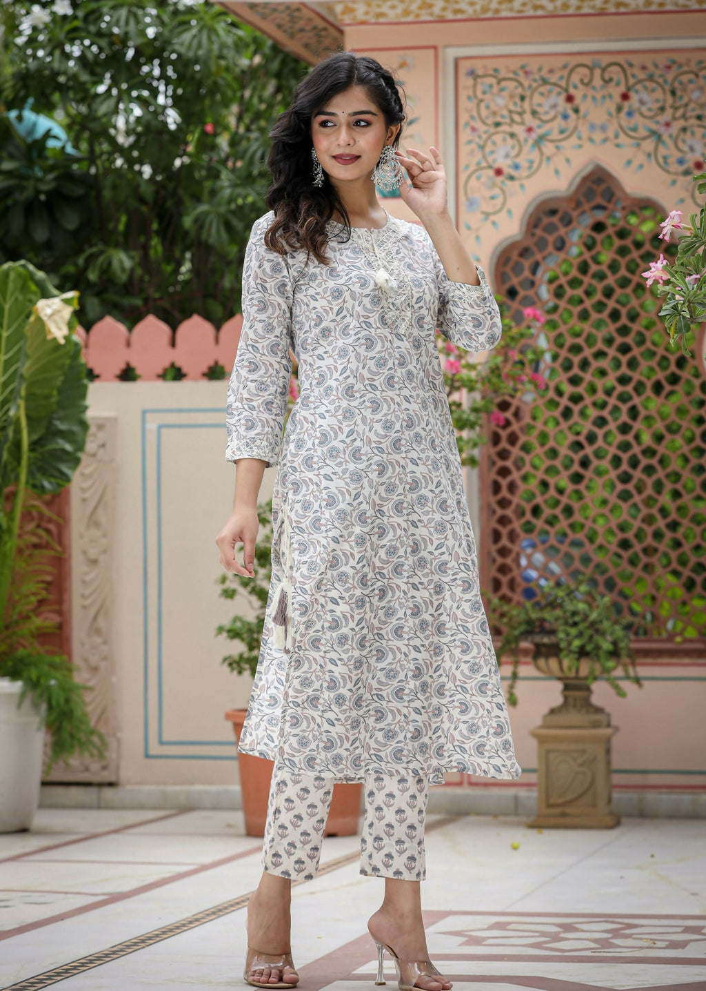 Kaajh Women's White Grey Floral Print Cotton Kurta Pant Set | Grocsy