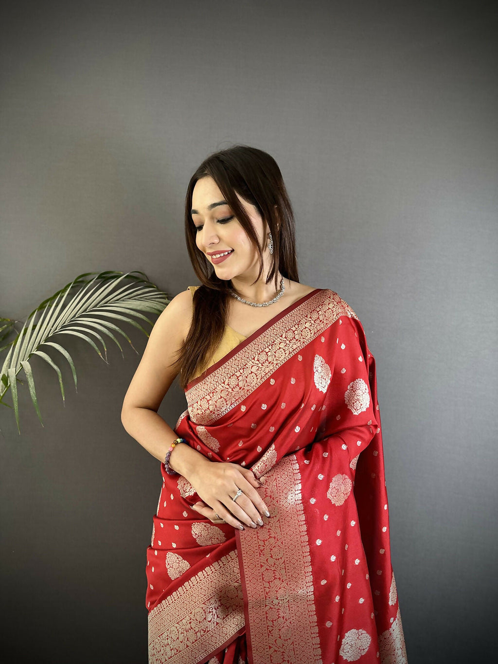 Joban Fashion Red Floral Jacquard Woven Design Cotton Silk Banarasi Silk Saree | Grocsy