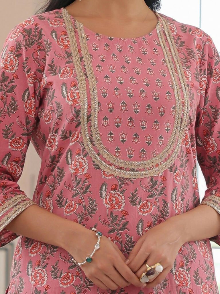 Aramya Straight Soft Cotton Floral Print Women's Kurta Set - Pink | Grocsy