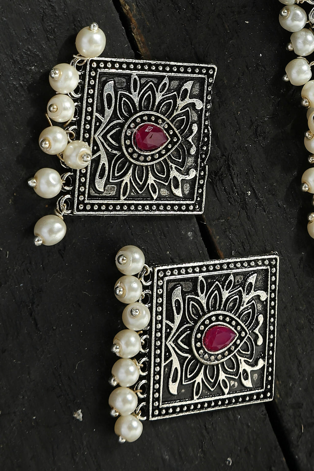 Mominos Fashion Johar Kamal Statement Silver-Plated Brass Finish Kundan/Pearls Choker For Women (Multi) | Grocsy