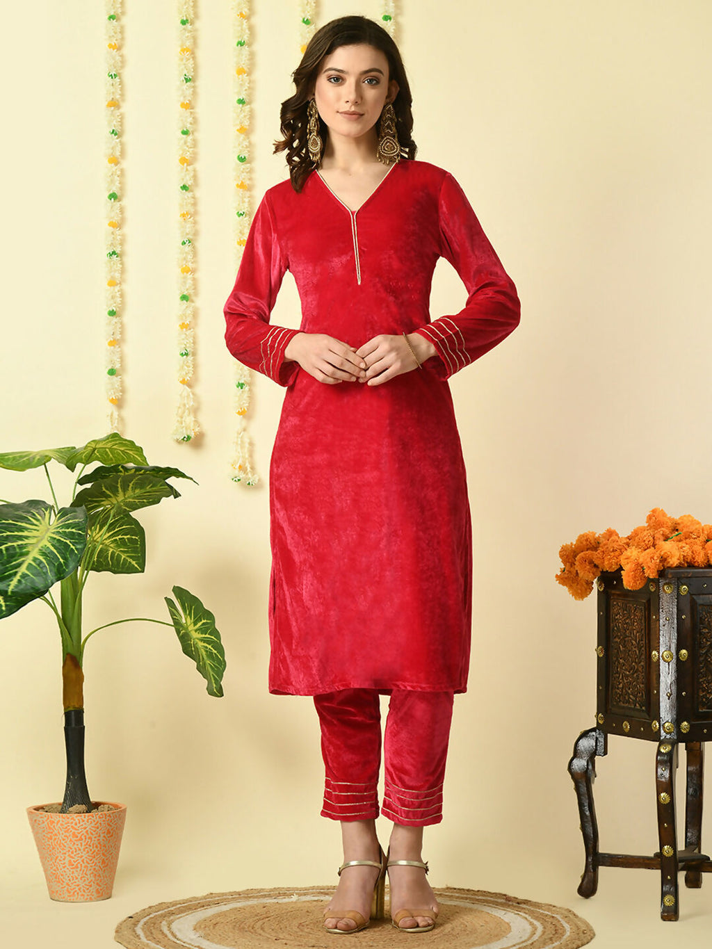 Myshka Women's Pink Velvet Kurta With Trousers Party Sets | Grocsy