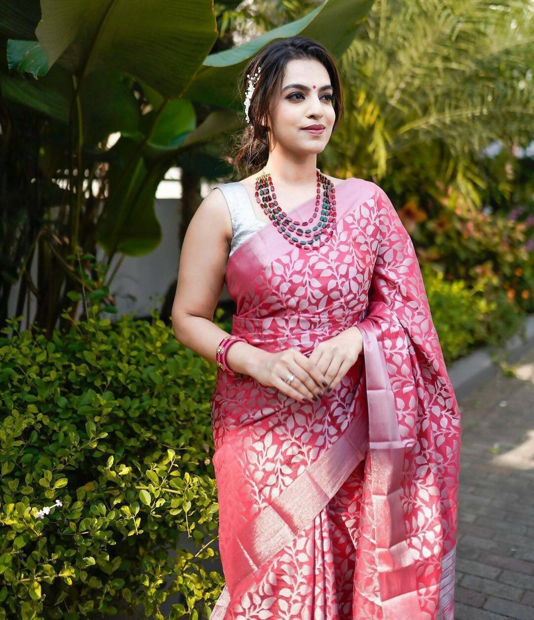 DEIANA'S Beautiful Designer Golden zari Soft Lichi Silk Saree - Pink | Grocsy