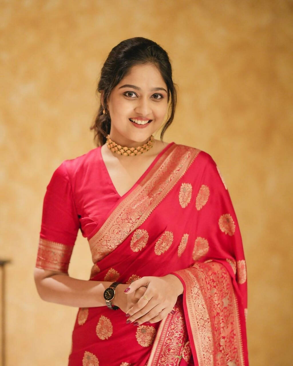 DEIANA'S Beautiful Designer Golden zari Soft Lichi Silk Saree - Red | Grocsy