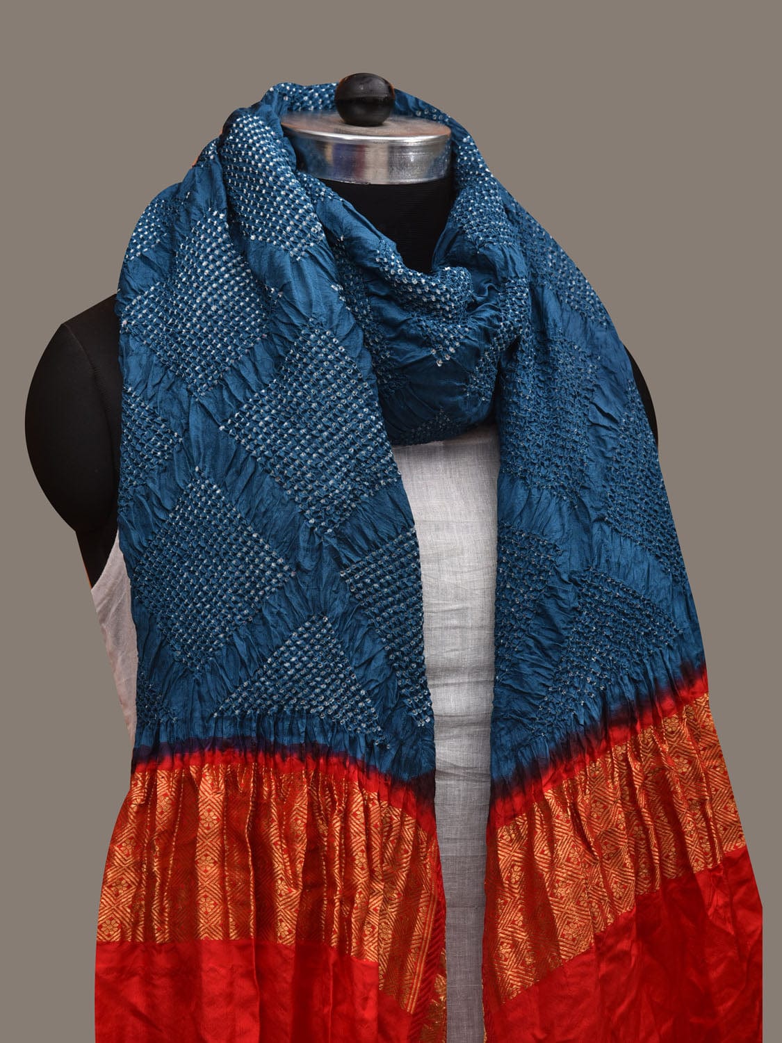 Teal and Red Bandhani Kanchipuram Silk Handloom Dupatta with Border Design - Global Threads | Grocsy