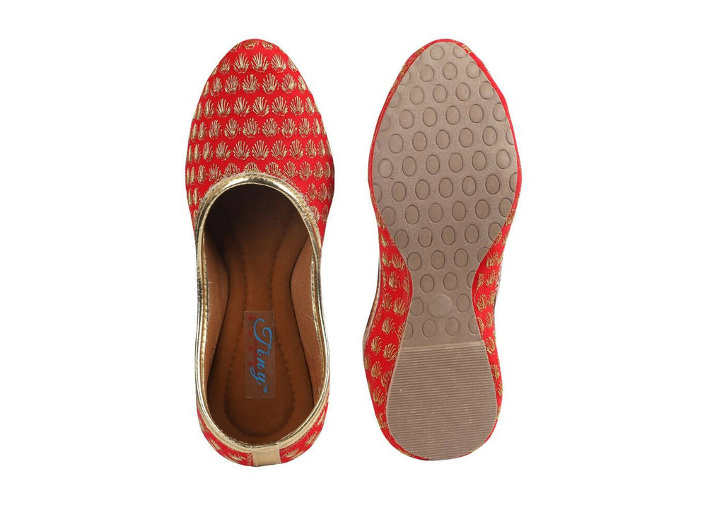 Tiny Bugs Girls Sequin Detailing Ethnic Juttis - Red | Grocsy