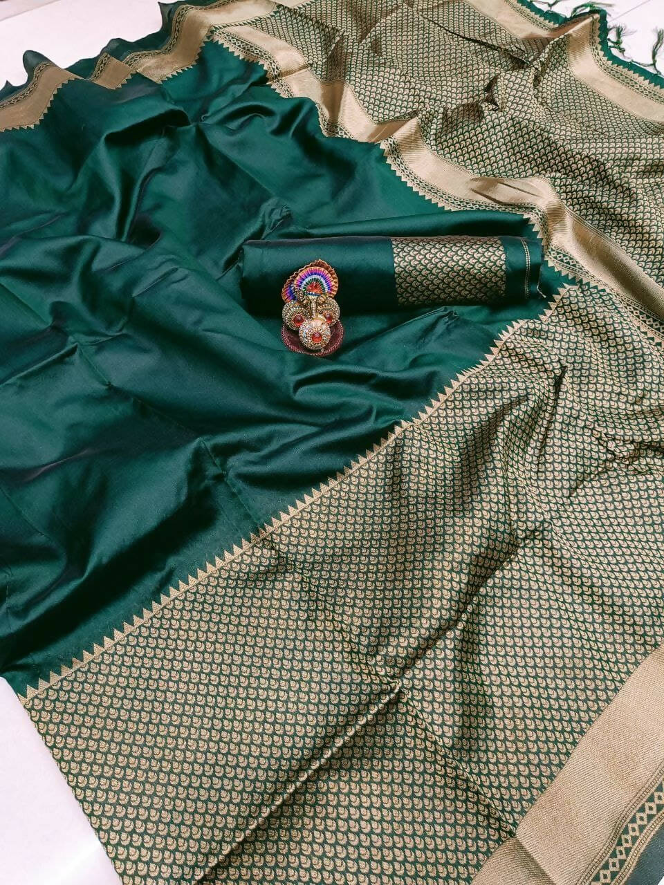 DEIANA'S Beautiful Designer Golden zari Soft Lichi Silk Saree - Green | Grocsy