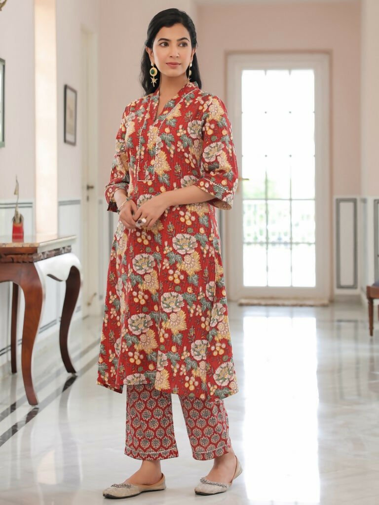Aramya Straight Kantha Cotton Floral Print Women's Kurta - Red | Grocsy