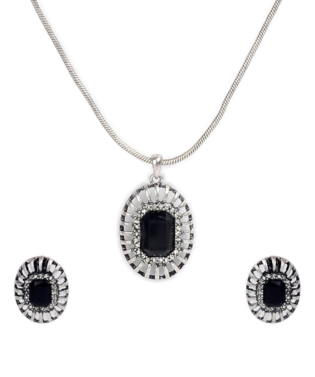 Silver-Plated Alloy Black Stone Pendant Necklace - The Pari | Grocsy