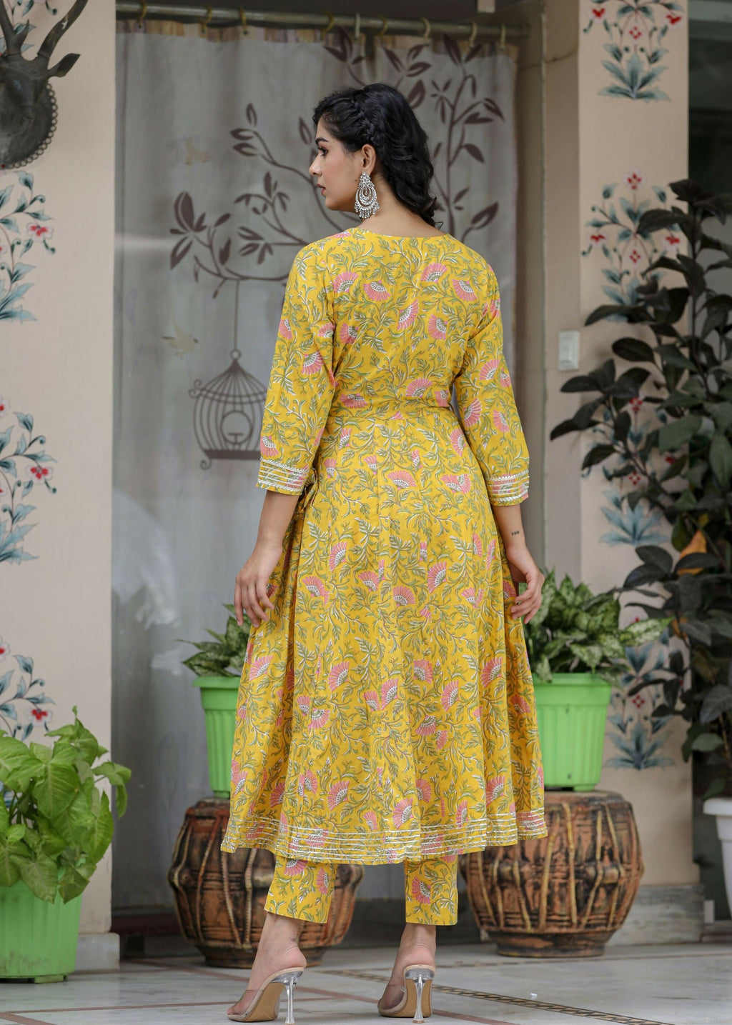 Kaajh Women's Yellow Floral Print Cotton Kurta Pant Set | Grocsy
