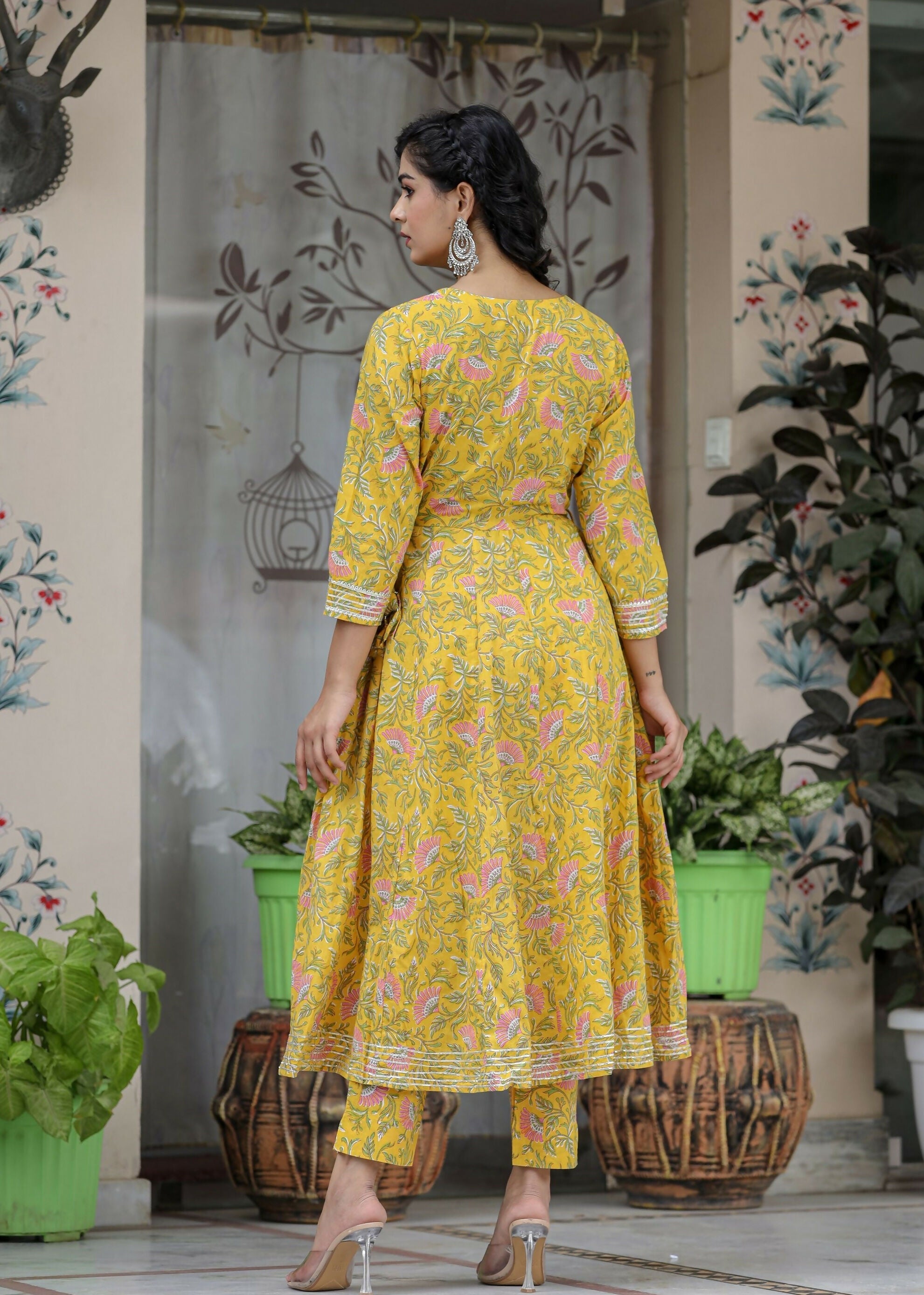 Kaajh Women's Yellow Floral Print Cotton Kurta Pant Set | Grocsy