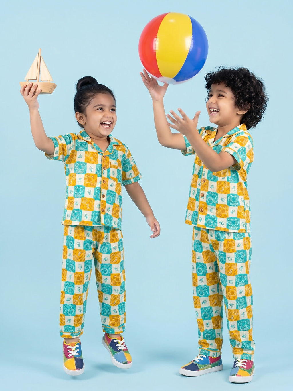 Breathables Woven Cotton Half Sleeves Checks Shirt & Pyjama Multicolour | Grocsy