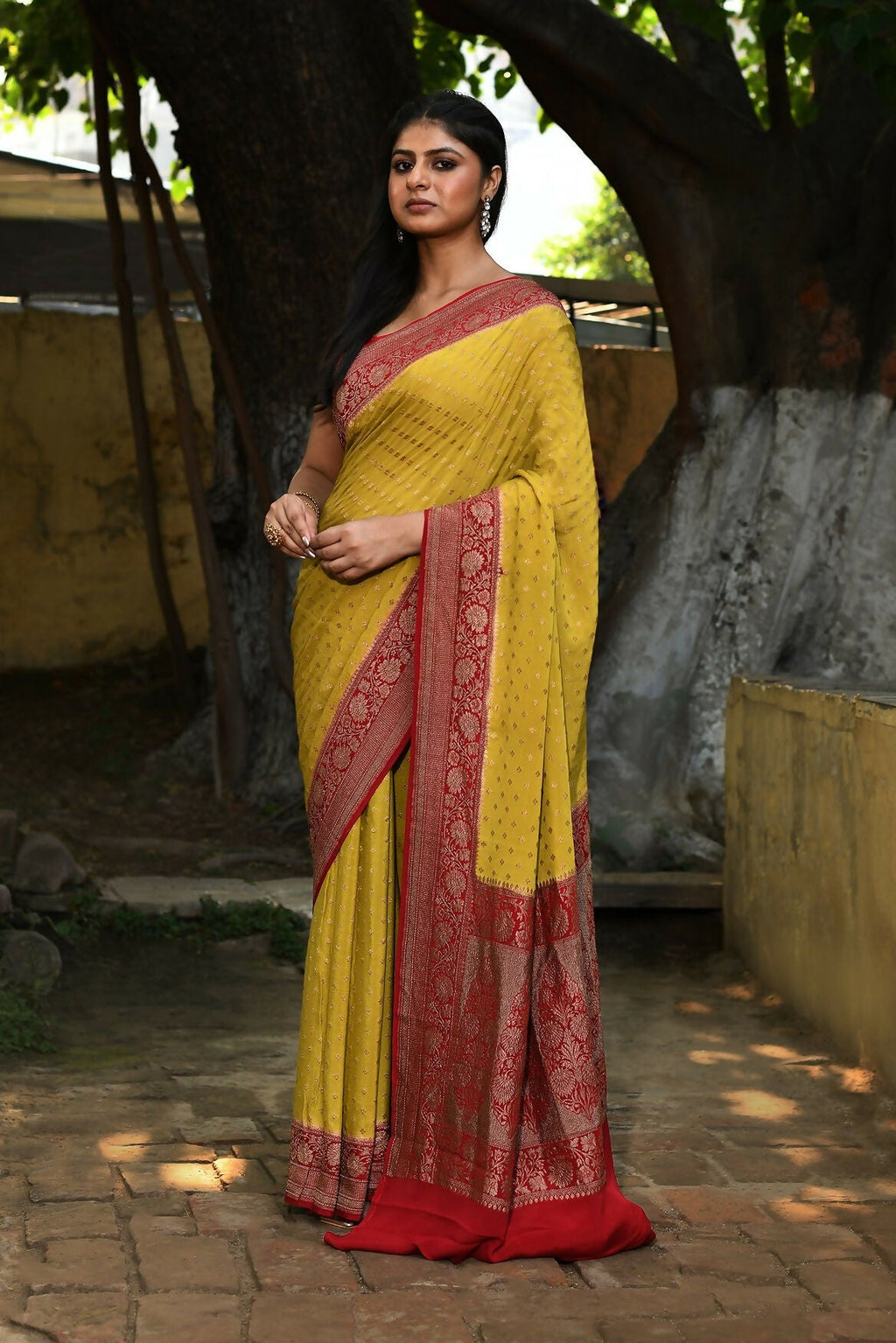 Joban Fashion Yellow Crepe Chiffon Pure Handloom Banarasi Silk Saree | Grocsy