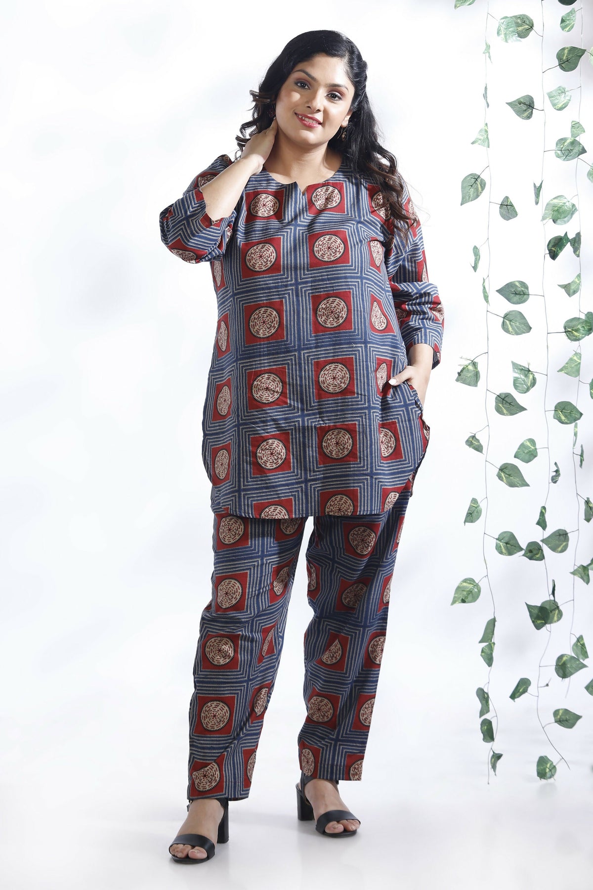 Breathables Women’S Blue Cotton Geometric Print Loungewear Co-Ord Set – Hip-Length Kurta & Pants | Grocsy