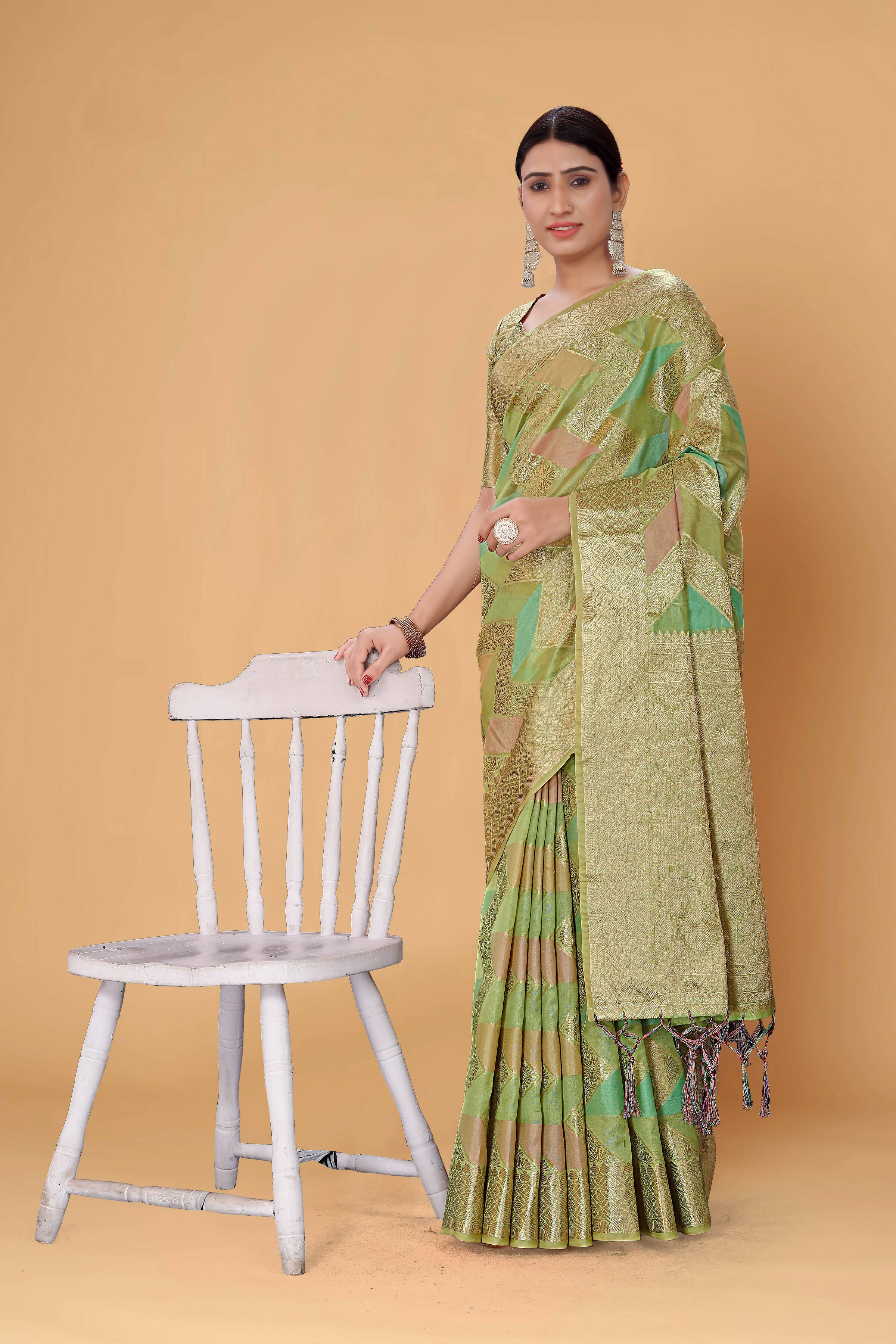 Green Soft Organza Woven Design Saree With Unstitched Blouse Piece - Zaara | Grocsy