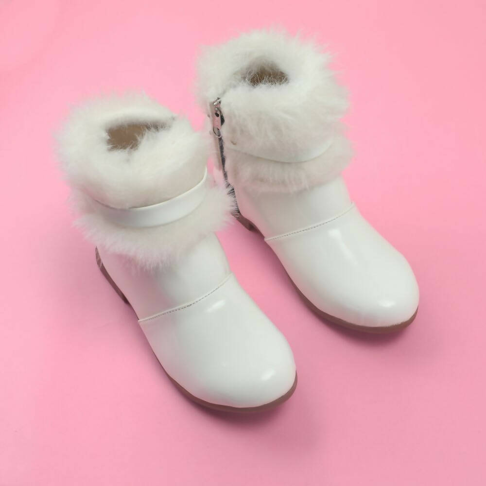 Tiny Bugs Girls Faux Fur Detail Winter Boots - White | Grocsy